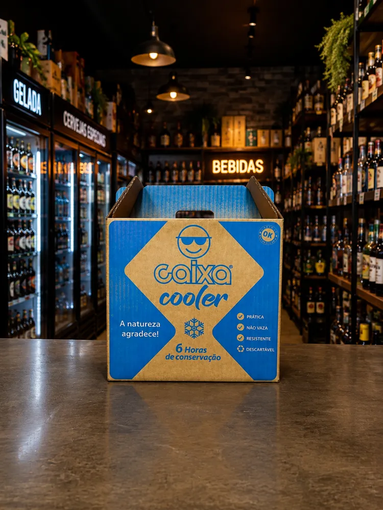 Caixa Cooler no balcão de uma loja de bebidas